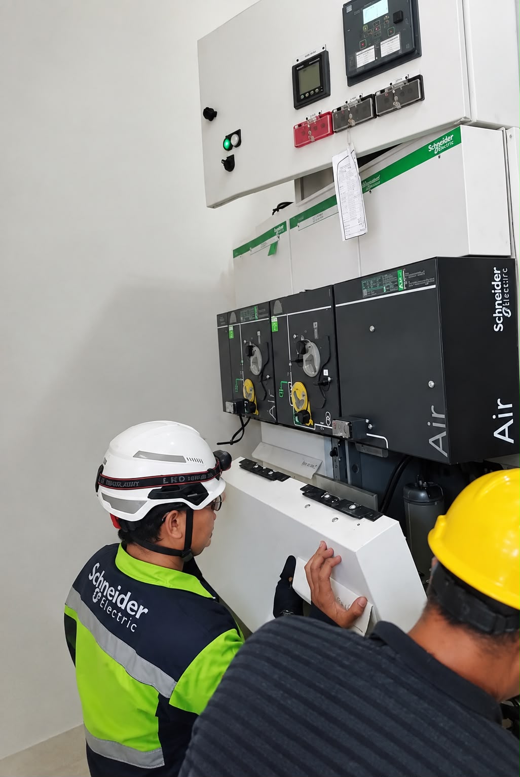 Project Update - Pengadaan, Testcom, dan Energized Panel MV SMAIRSET di site PT. Indometal, Cikarang